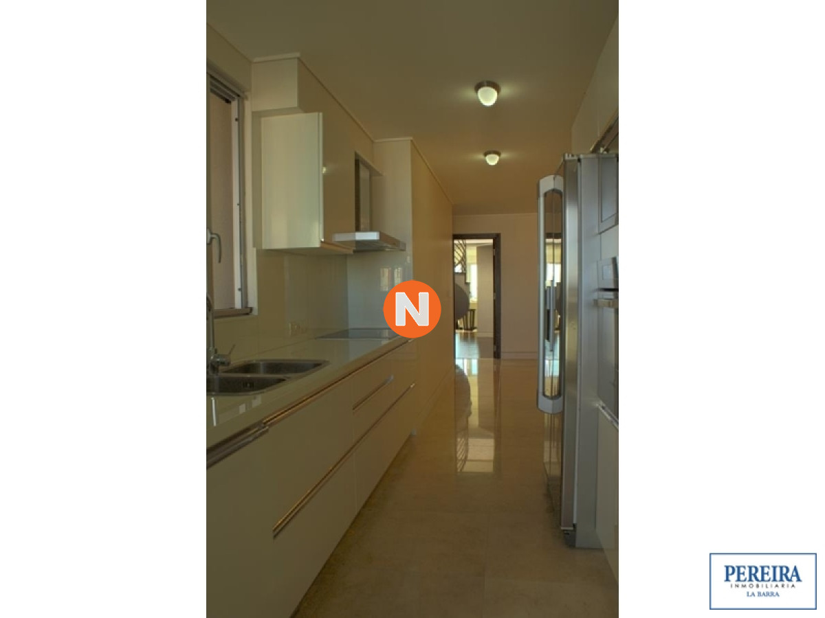 Apartamento Ref.216693 - Espectacular Pent house sobre el puerto, 4 suites, piscina propia.