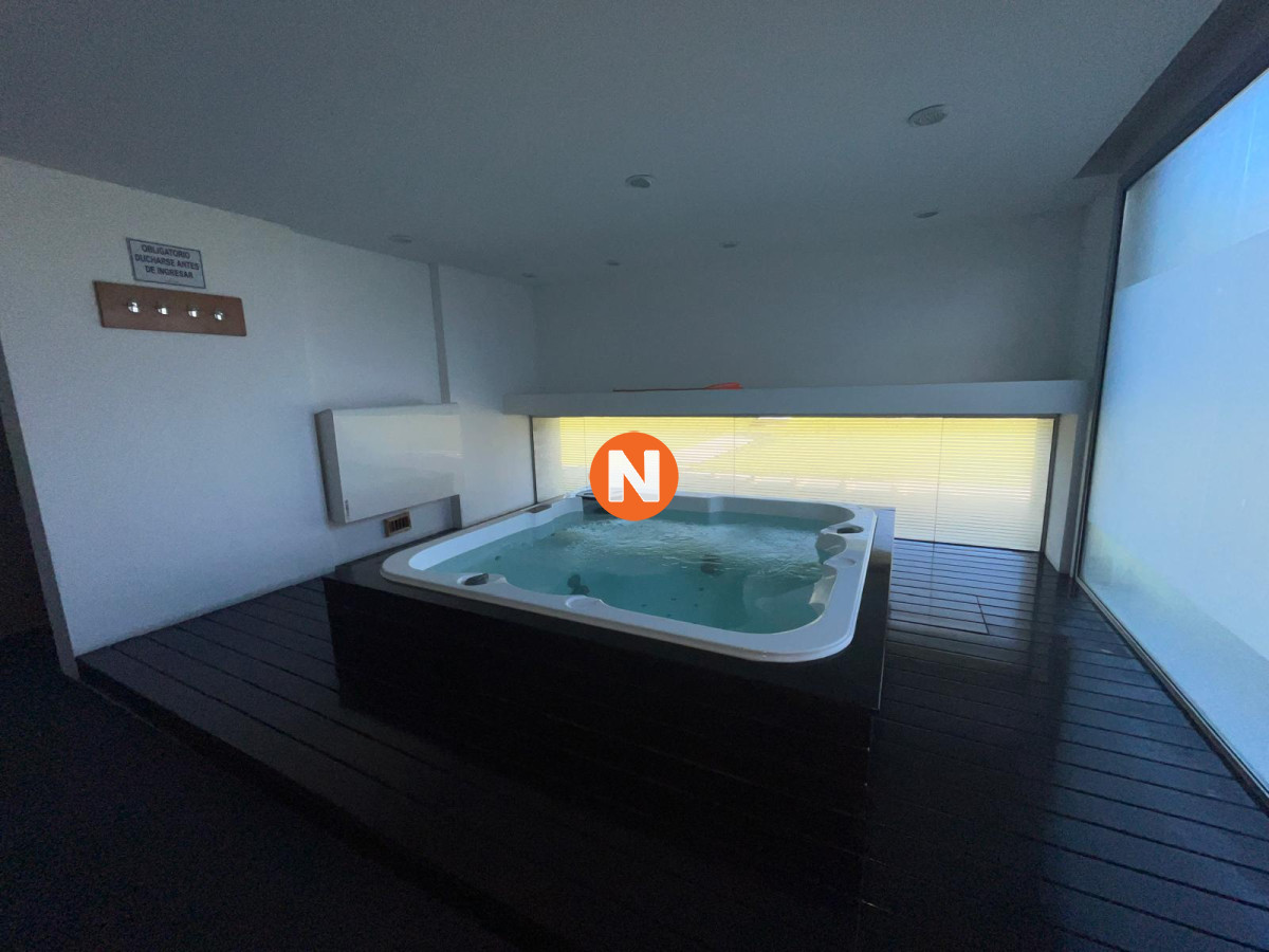 Apartamento Ref.204309 - Amplio departamento en primera fila sobre playa mansa en Pinares
