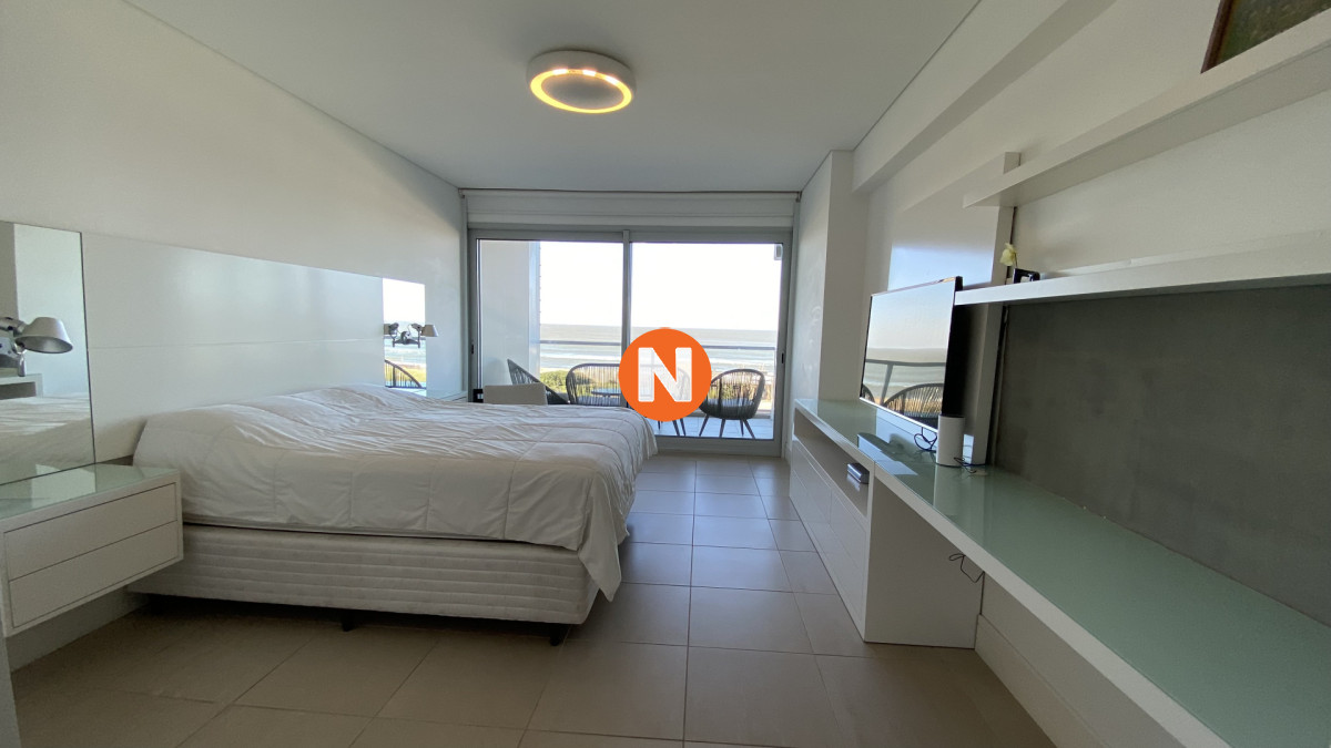 Apartamento Ref.218863 - Exclusivo Apartamento de 2 dormitorios frente a Playa Brava Punta del Este