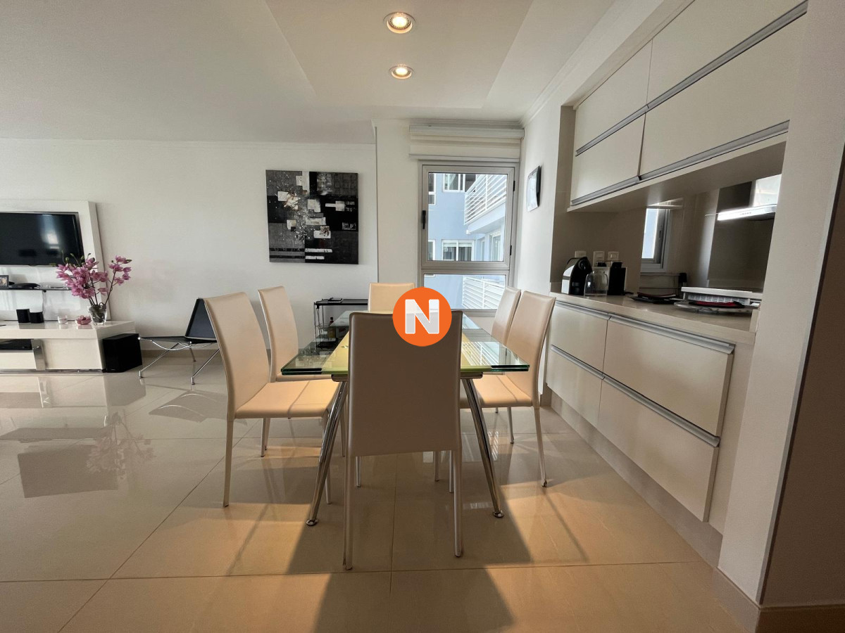 Apartamento Ref.200050 - Apartamento en Venta, Mansa, Punta del Este, 2 Dormitorios.