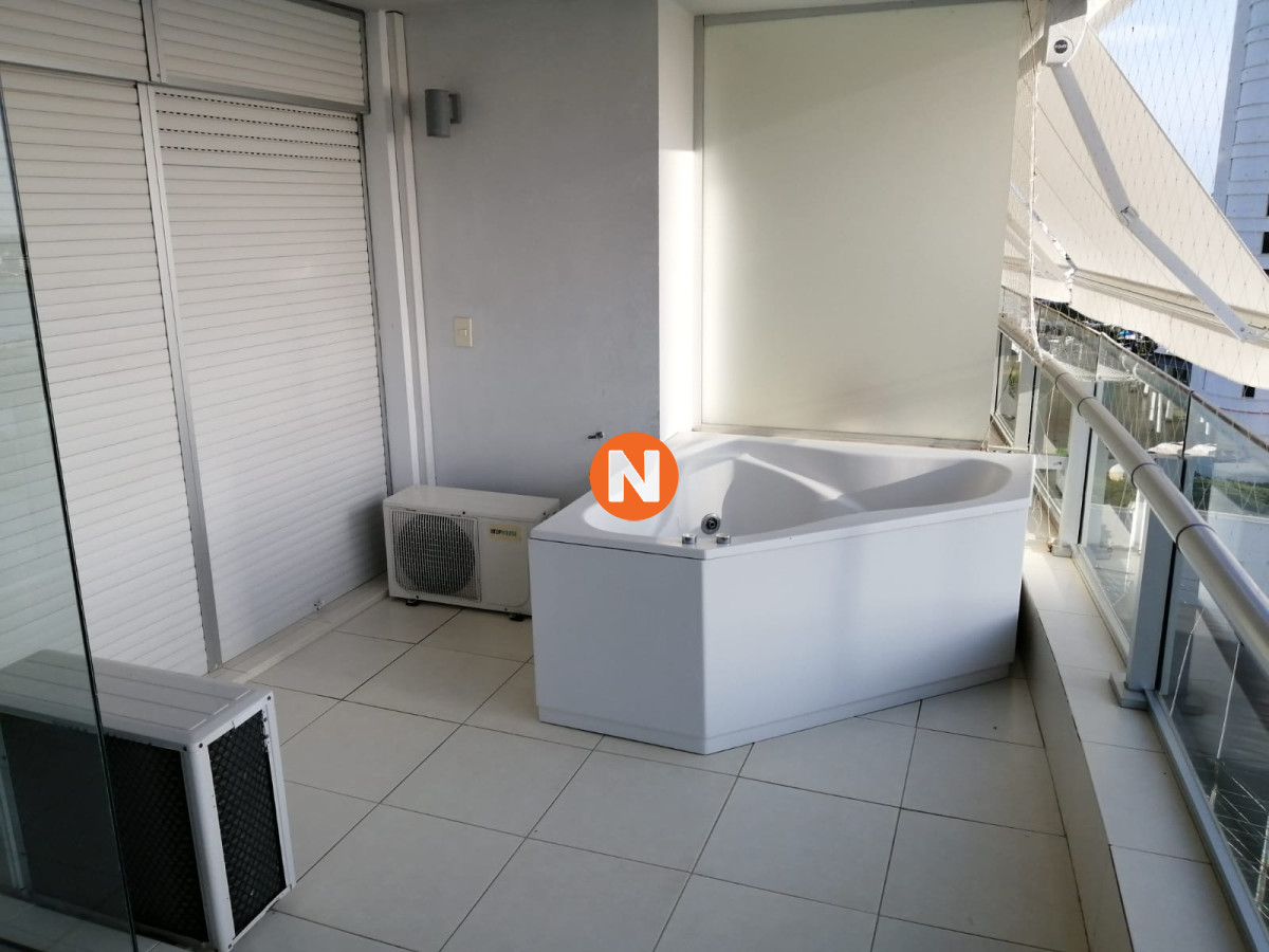 Apartamento Ref.7427 - Apartamento en Venta y Alquiler, Mansa, Punta del Este, 2 Dormitorios.