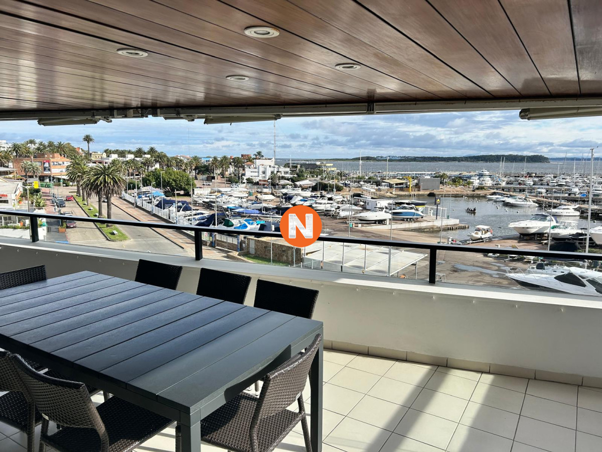 Apartamento Ref.9446 - Apartamento en Venta y Alquiler, Peninsula, Punta del Este, 3 Dormitorios.