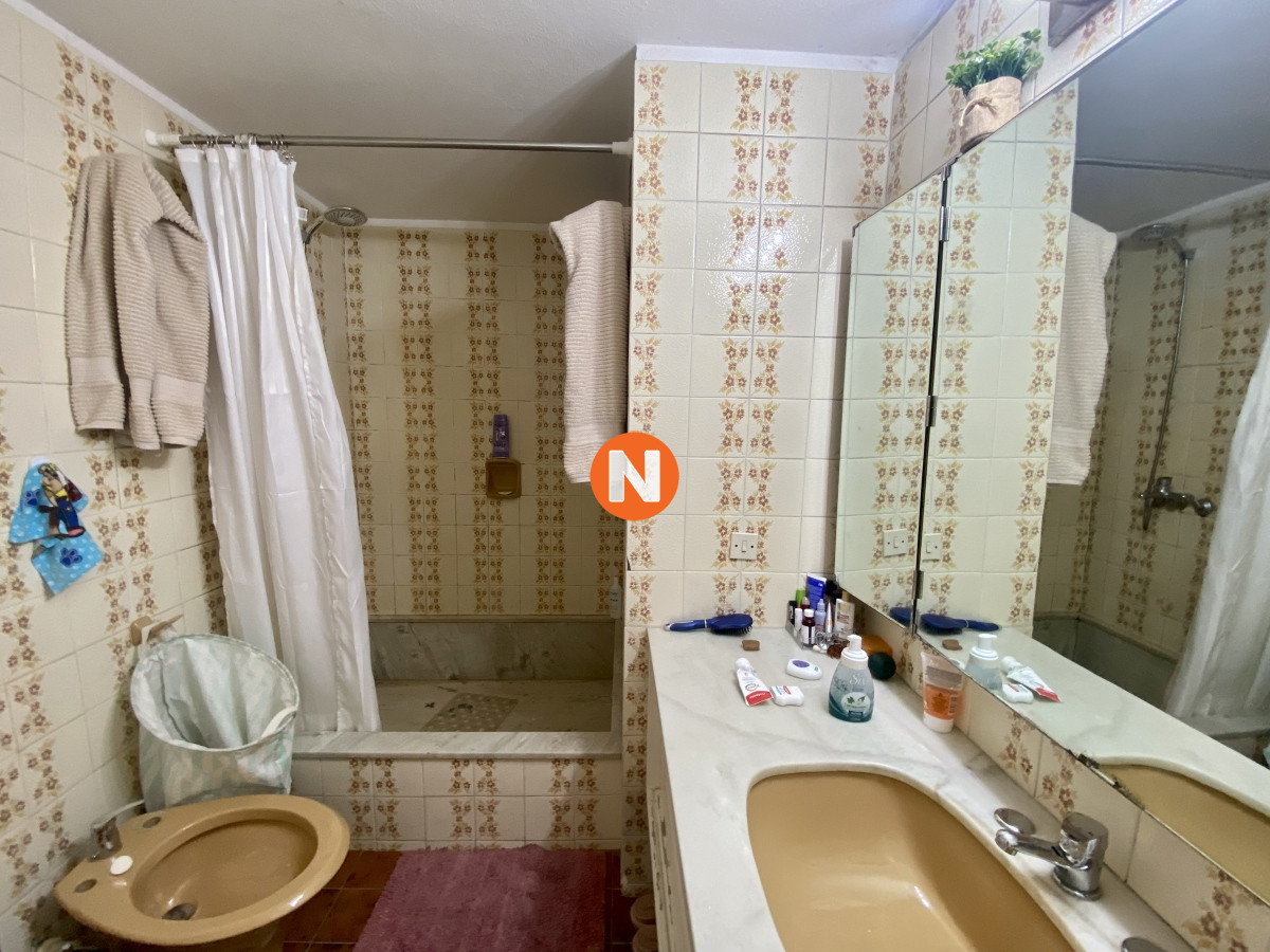 Apartamento Ref.222083 - Apartamento venta 2 dormitorios y servicio Punta del Este