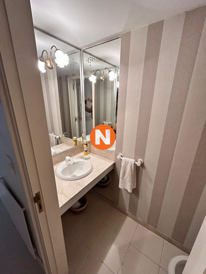 Apartamento Ref.9446 - Apartamento en Venta y Alquiler, Peninsula, Punta del Este, 3 Dormitorios.