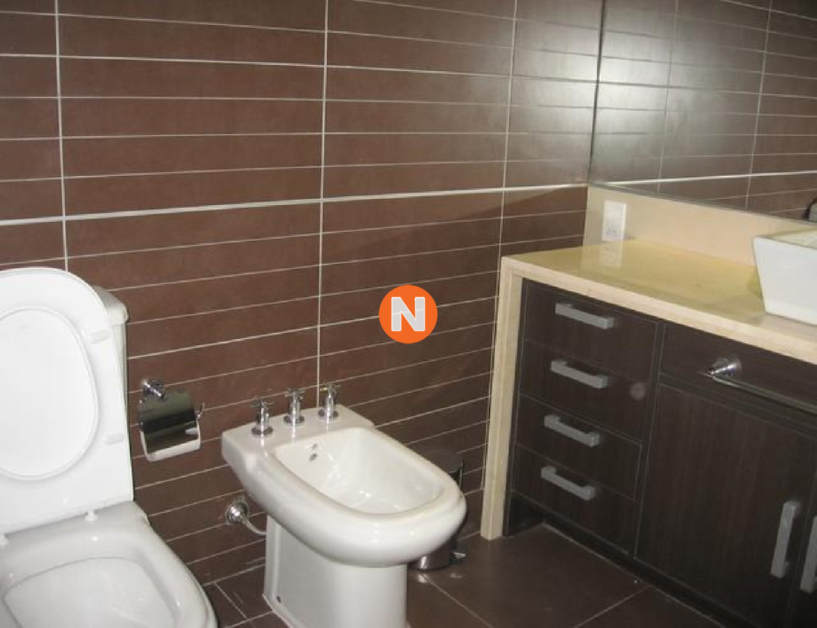 Apartamento Ref.213658 - Apto de 2 dorm en plena península con vista la mar. 