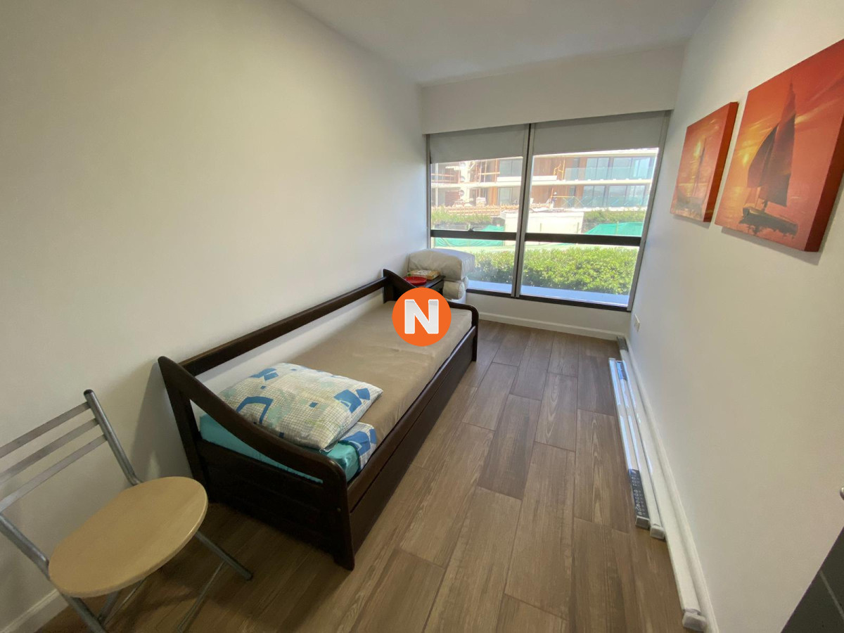 Apartamento Ref.220125 - Apartamento en Venta y Alquiler de 3 dormitorios en Punta del Este 