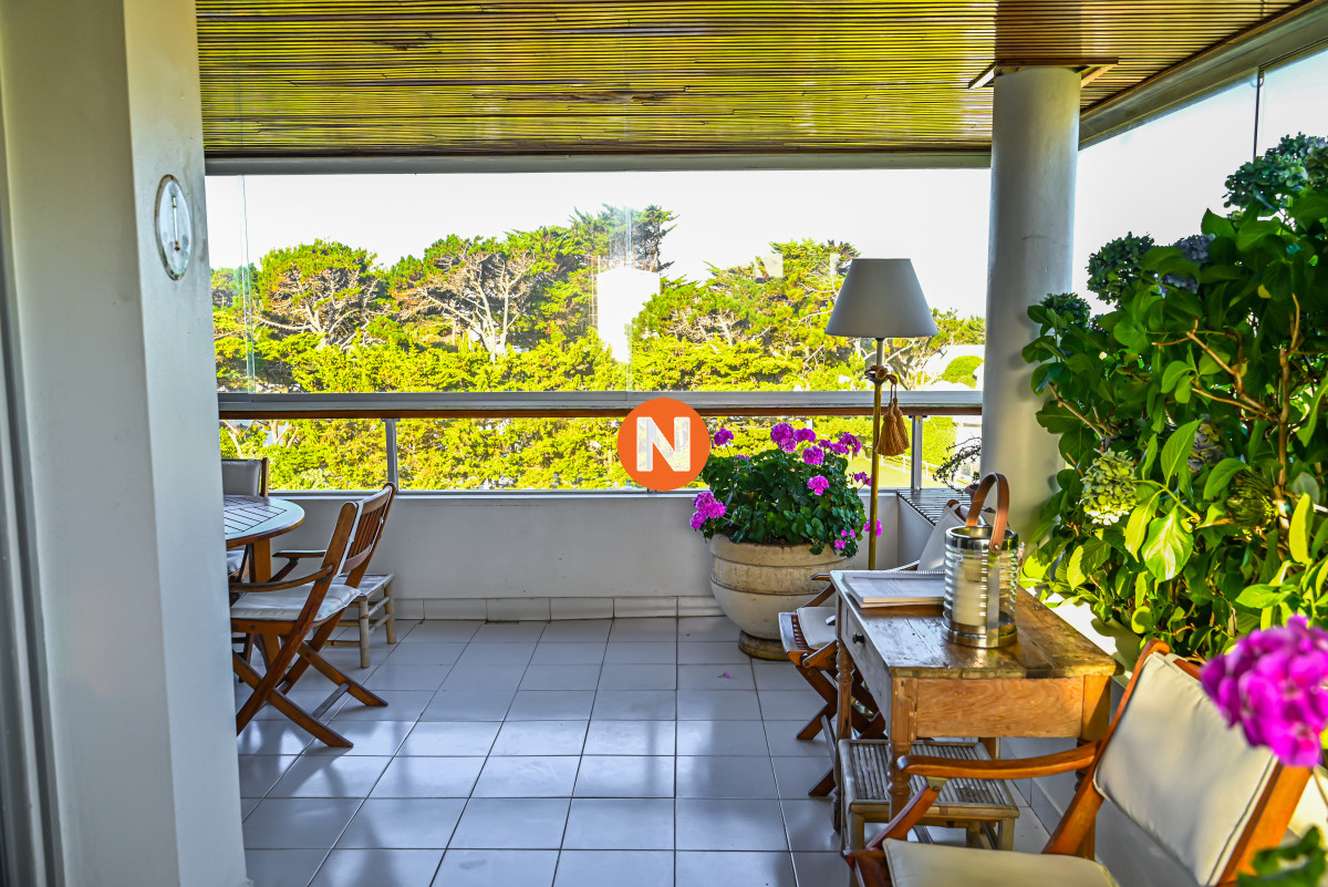 Apartamento Ref.223245 - En Venta, 5 dormitorios, Playa Brava