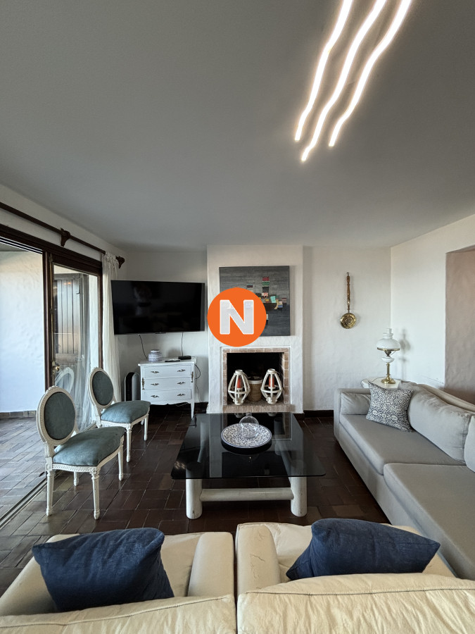 Apartamento Ref.111 - Apartamento en Alquiler, Peninsula, Punta del Este, 3 Dormitorios.