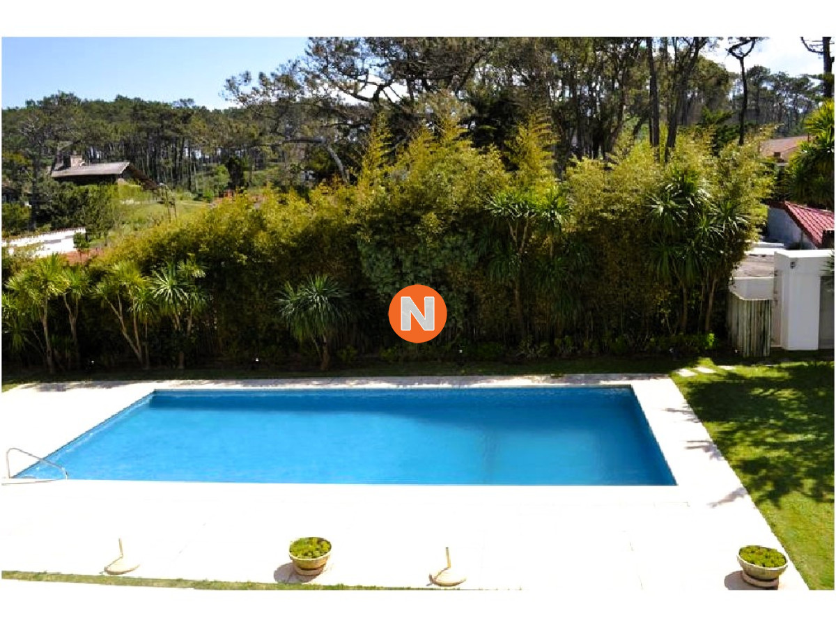 Apartamento Ref.8391 - Apartamento en Venta y Alquiler, Brava, Punta del Este, 3 Dormitorios.