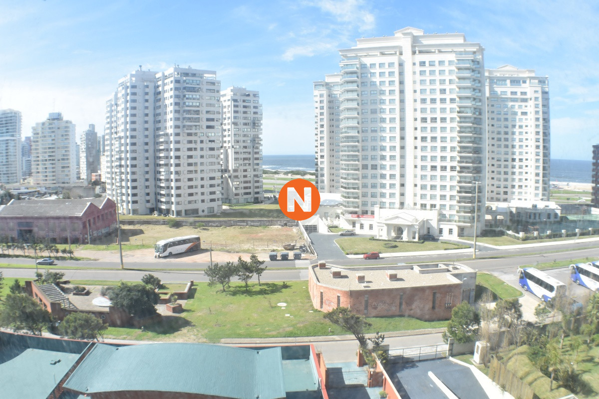 Apartamento Ref.213818 - Apartamento en Playa Mansa, Punta del Este