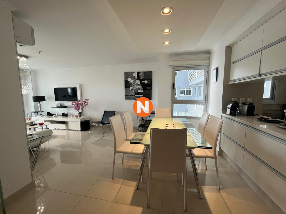 Apartamento Ref.200050 - Apartamento en Venta, Mansa, Punta del Este, 2 Dormitorios.