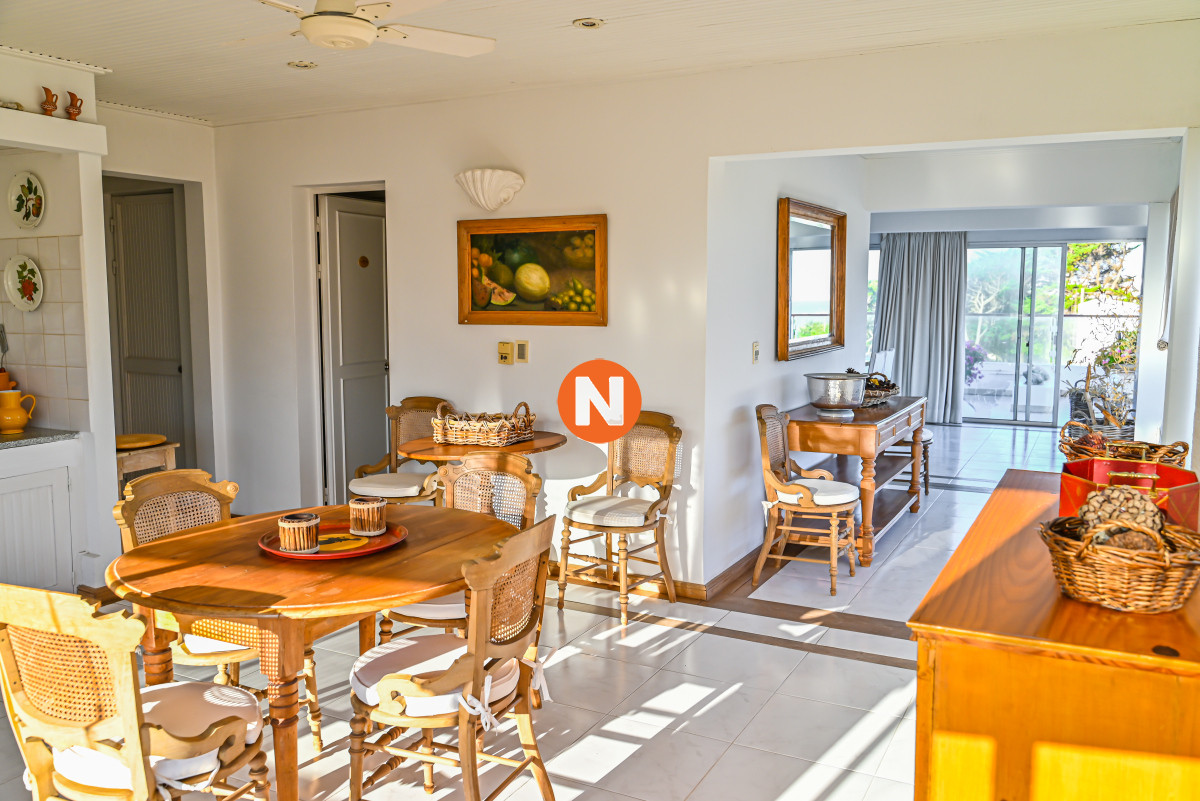 Apartamento Ref.223245 - En Venta, 5 dormitorios, Playa Brava