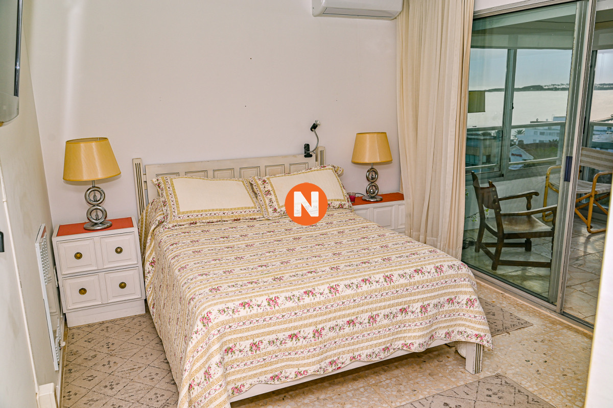 Apartamento Ref.223021 - Hermoso Apartamento en Venta en Zona Puerto