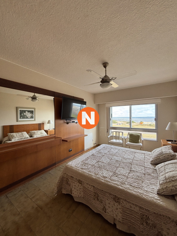 Apartamento Ref.214489 - Apartamento en Venta, Primera Línea, 2 dormitorios