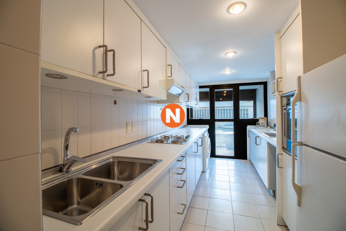 Apartamento Ref.155919 - Lujoso apartamento en venta, Peninsula, Punta del Este, 3 Dormitorios.