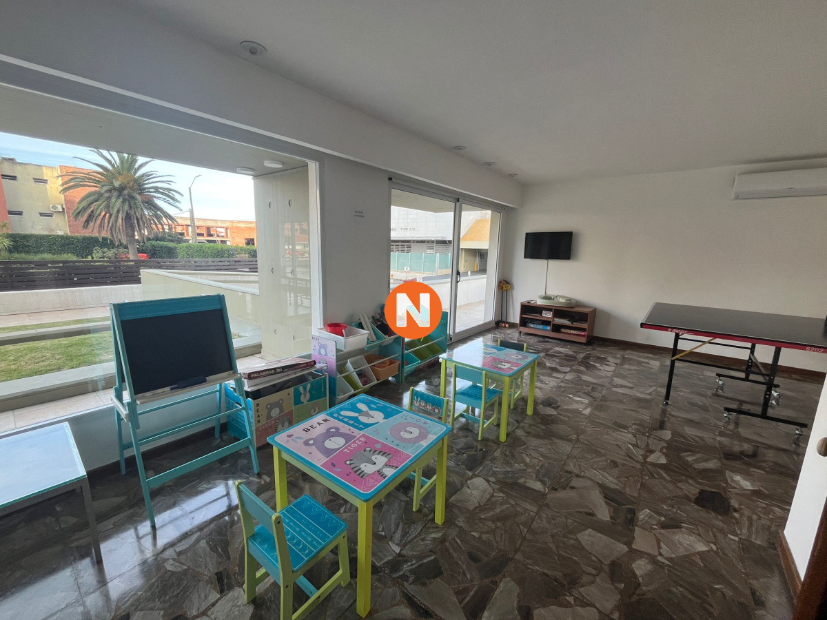 Apartamento Ref.203730 - Hermoso apartamento en primera linea al mar, en Venta y Alquiler, Mansa, Punta del Este, 3 Dormitorios.
