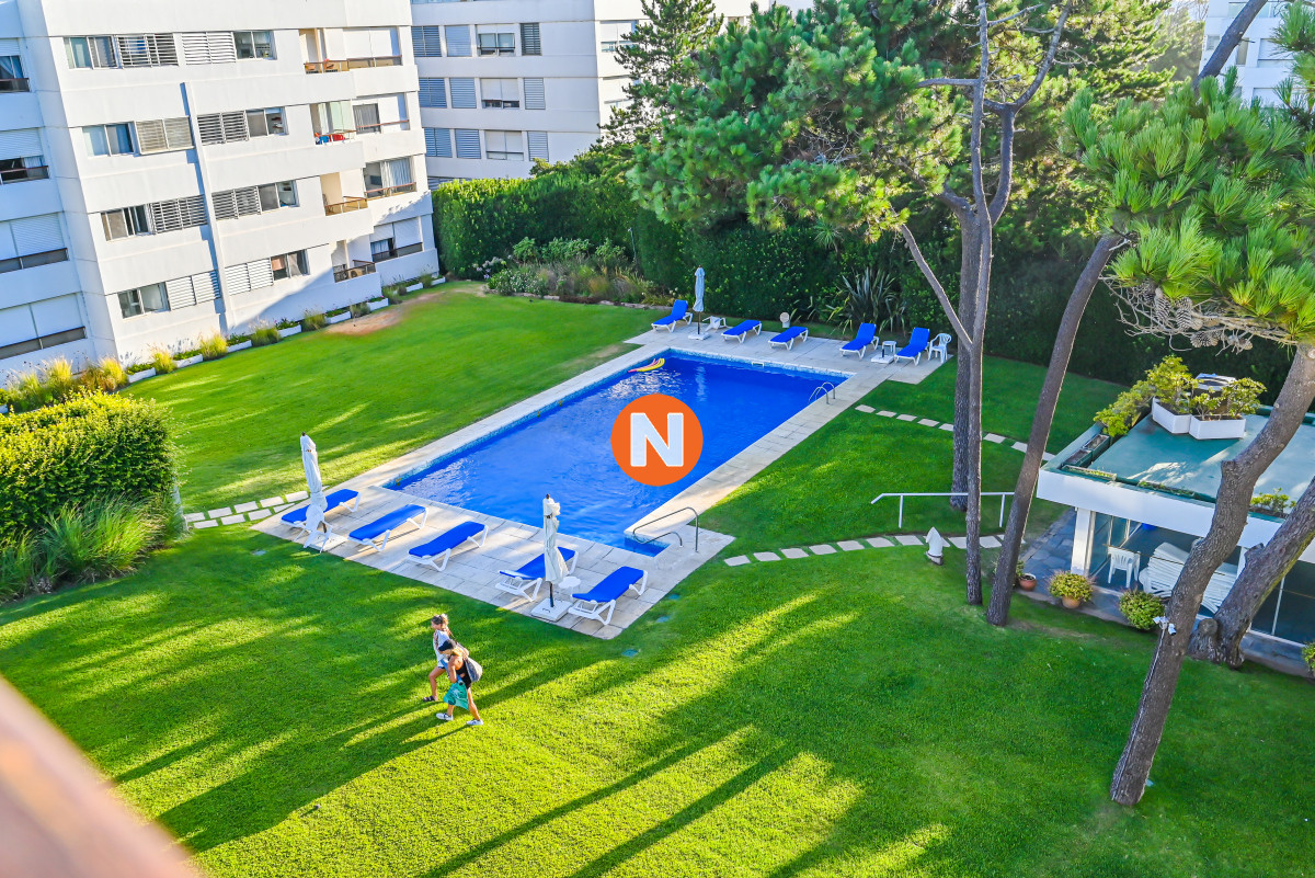 Apartamento Ref.223245 - En Venta, 5 dormitorios, Playa Brava