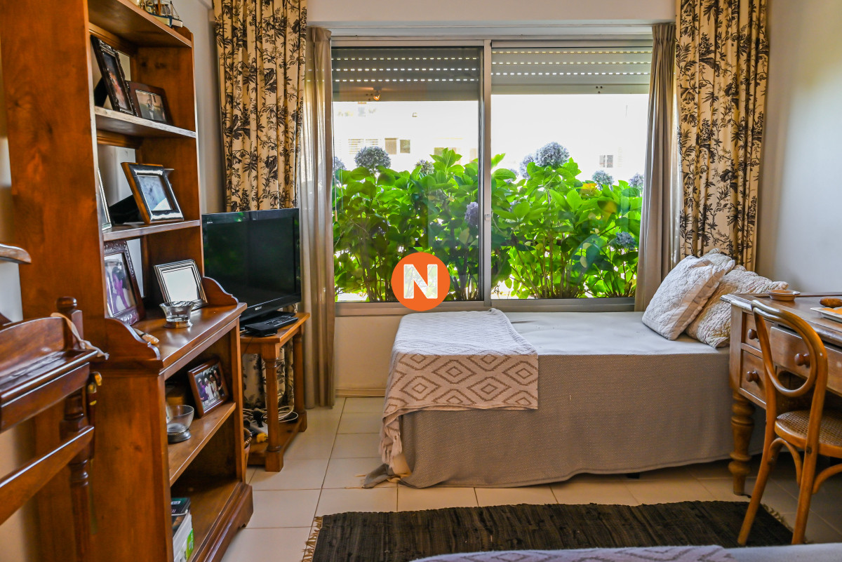 Apartamento Ref.223245 - En Venta, 5 dormitorios, Playa Brava