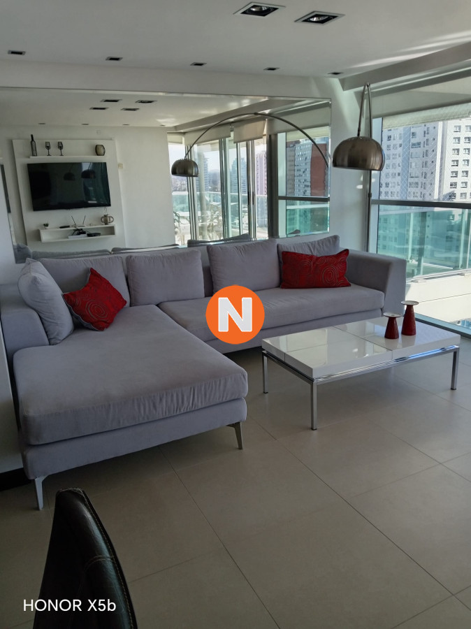 Apartamento Ref.8281 - Apartamento en Venta y Alquiler, Mansa, Punta del Este, 3 Dormitorios.