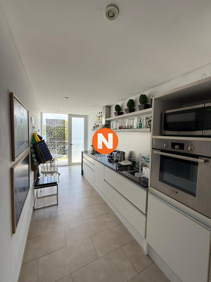 Apartamento Ref.6195 - Apartamento en Venta y Alquiler, La Barra, La Barra, 3 Dormitorios.