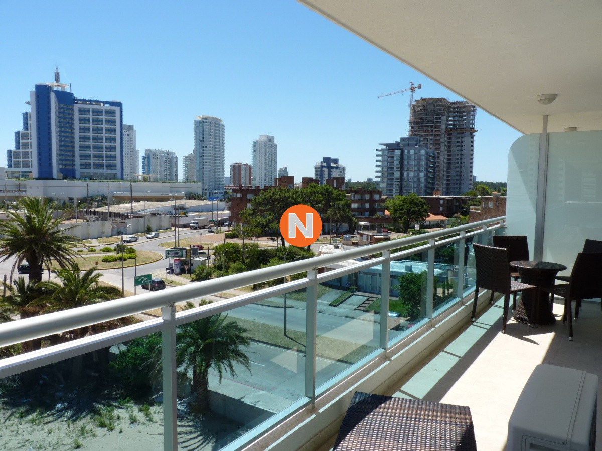 Apartamento Ref.215125 - Apartamento en venta de 1 dormitorios, en Punta del Este 