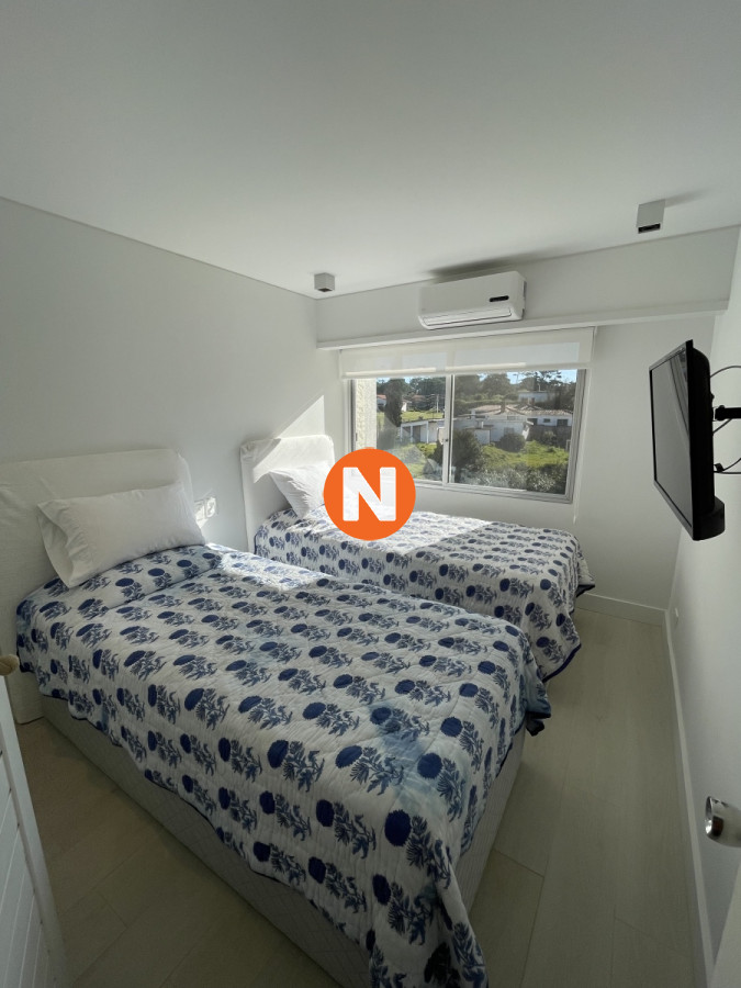 Apartamento Ref.6379 - Apartamento en Venta y Alquiler, Pinares, Punta del Este, 2 Dormitorios.