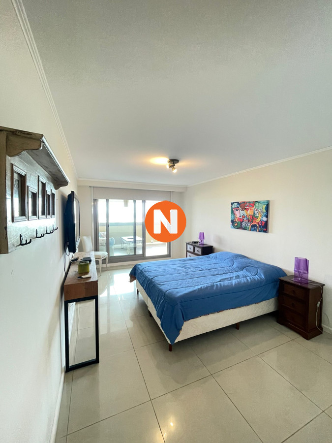 Apartamento Ref.214491 -  Venta y Alquiler apto 3 dormitorios  Primera Linea