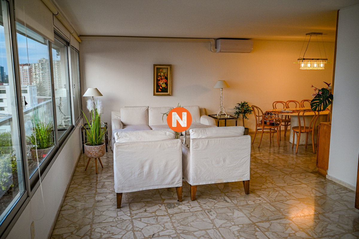 Apartamento Ref.223021 - Hermoso Apartamento en Venta en Zona Puerto