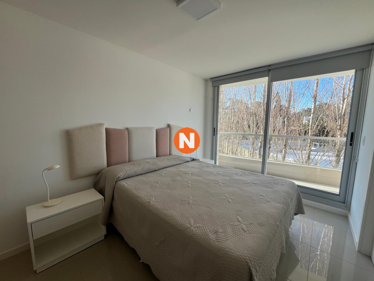 Apartamento Ref.204309 - Amplio departamento en primera fila sobre playa mansa en Pinares