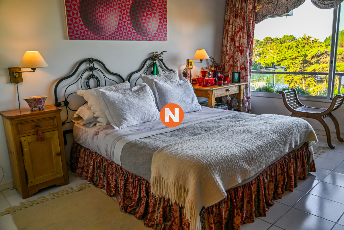 Apartamento Ref.223245 - En Venta, 5 dormitorios, Playa Brava