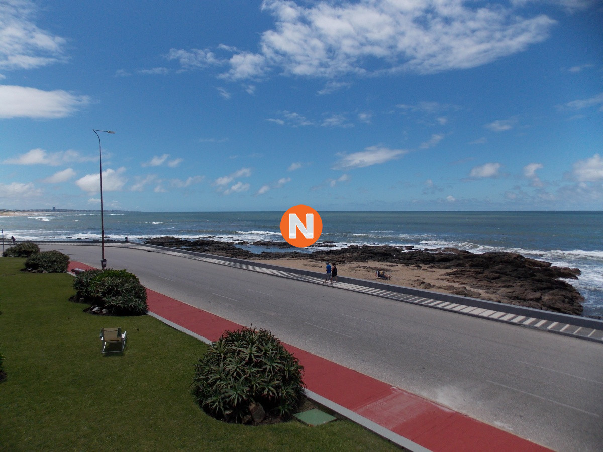 Apartamento Ref.2903 - Apartamento en Alquiler, Peninsula, Punta del Este, 3 Dormitorios.
