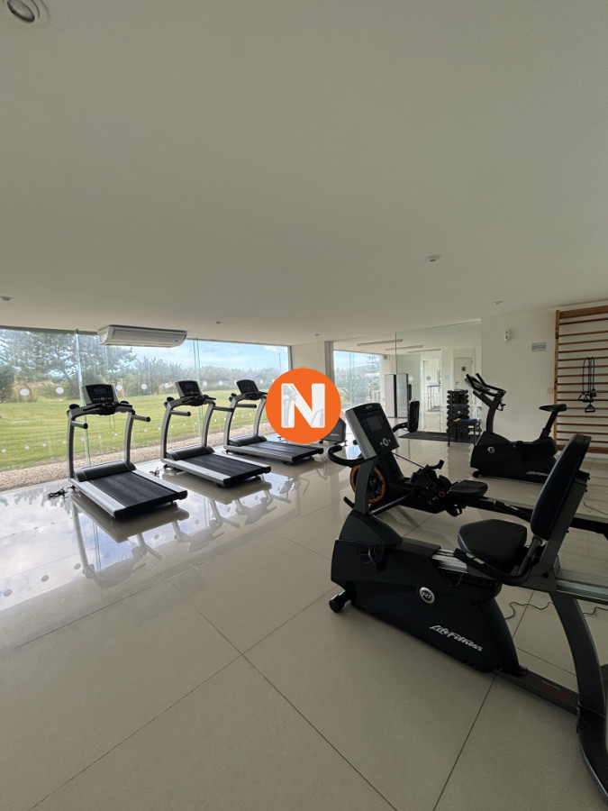 Apartamento Ref.8763 - VENTA DE APARTAMENTO DE 3 SUITES FRENTE AL MAR EN EDIFICIO MARIGOT BRAVA PUNTA DEL ESTE 