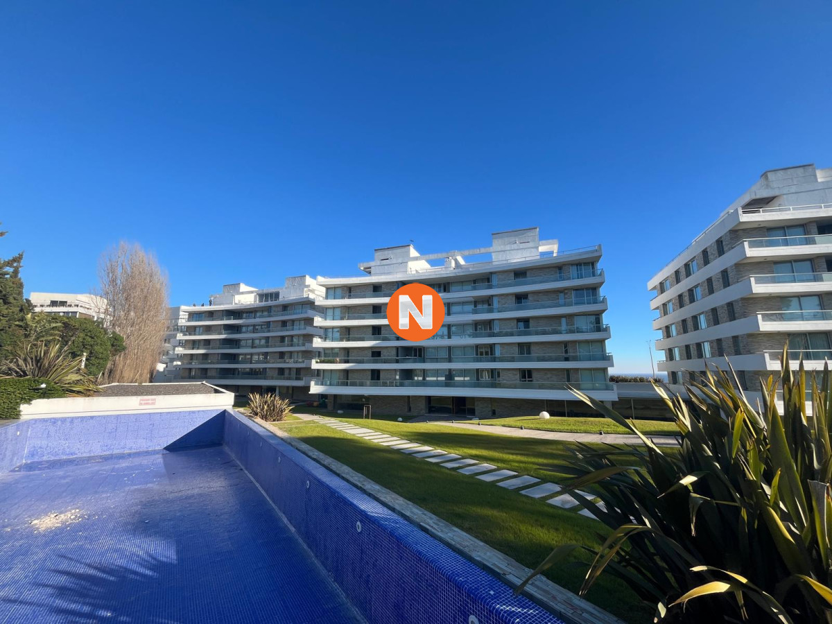 Apartamento Ref.204309 - Amplio departamento en primera fila sobre playa mansa en Pinares