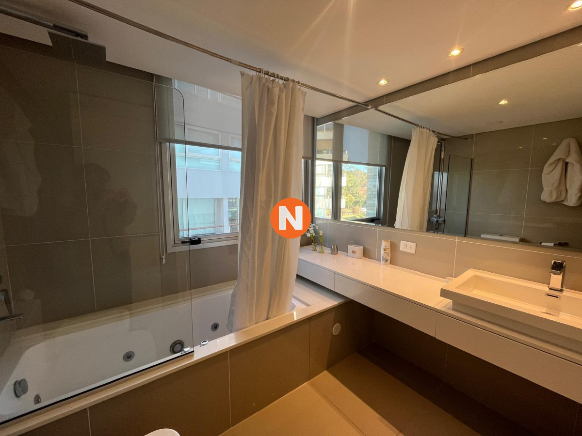 Apartamento Ref.204309 - Amplio departamento en primera fila sobre playa mansa en Pinares