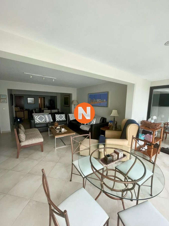 Apartamento Ref.222085 - Apartamento 4 dorm. En Playa Brava Punta del Este 