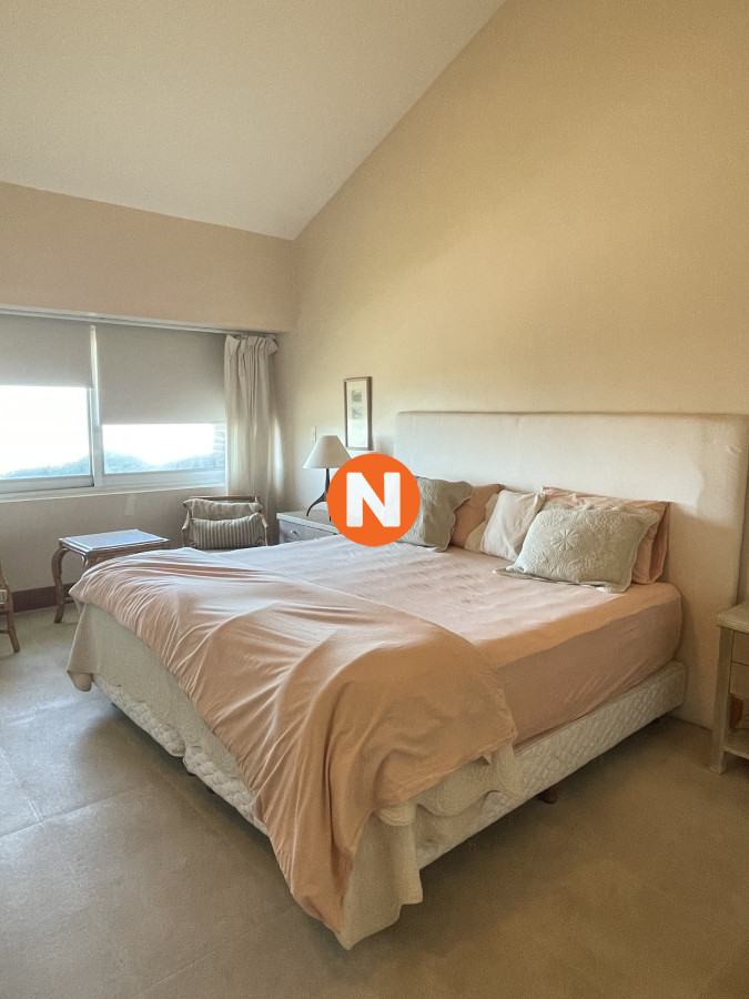Apartamento Ref.222958 - PentHouse primera línea frente al mar - Playa Brava 3 dormitorios más dependencia 