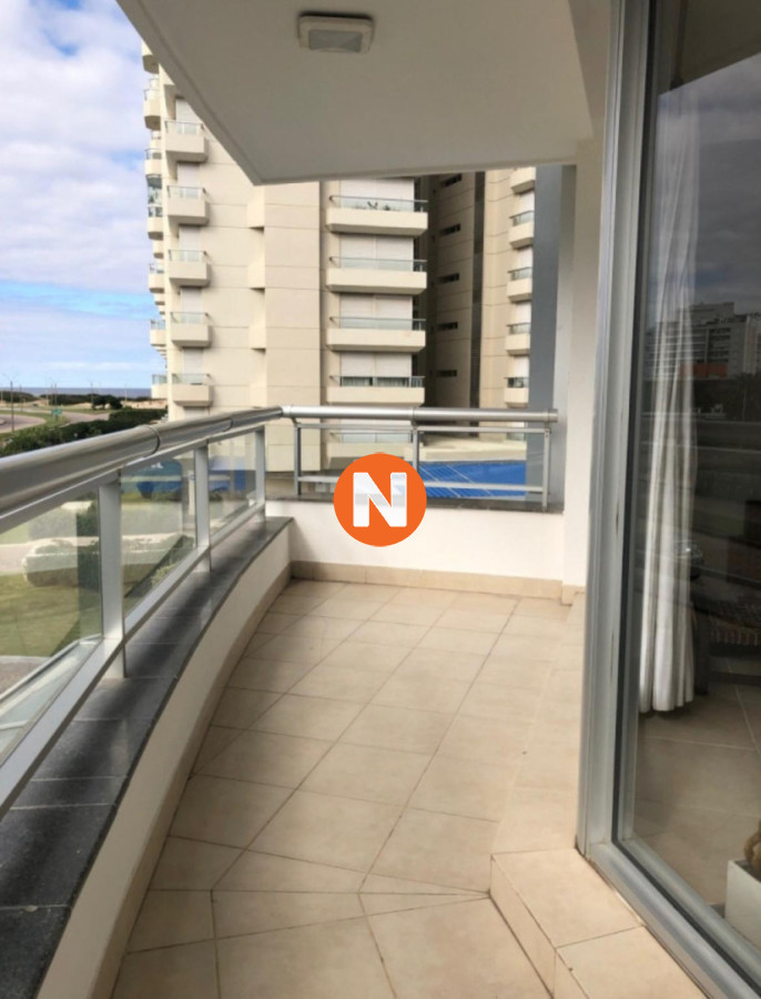 Apartamento Ref.8632 - Apartamento en Venta y Alquiler, Peninsula, Punta del Este, 2 Dormitorios.