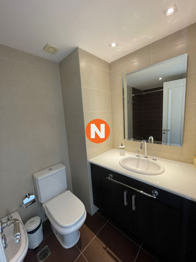 Apartamento Ref.214491 -  Venta y Alquiler apto 3 dormitorios  Primera Linea