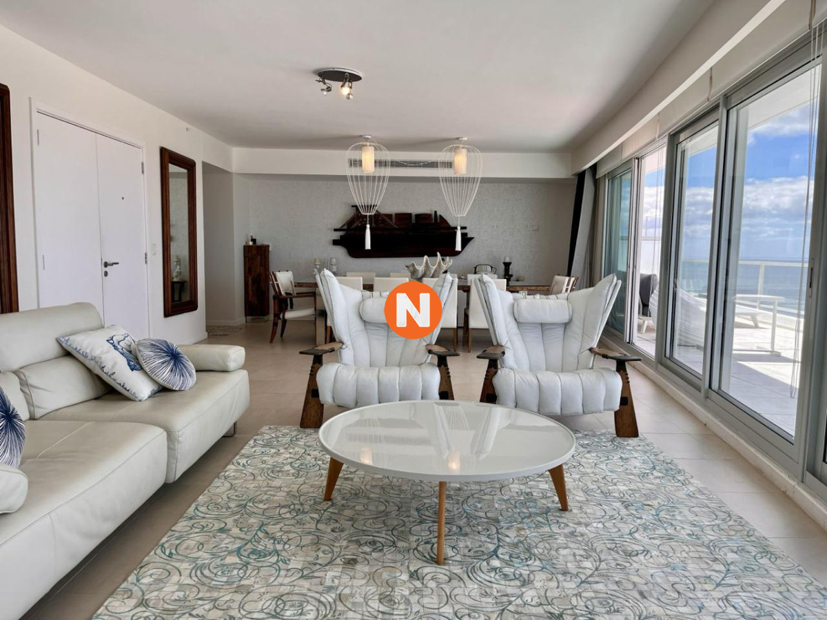 Apartamento Ref.223788 - Exclusivo Penthouse en primera linea en Venta