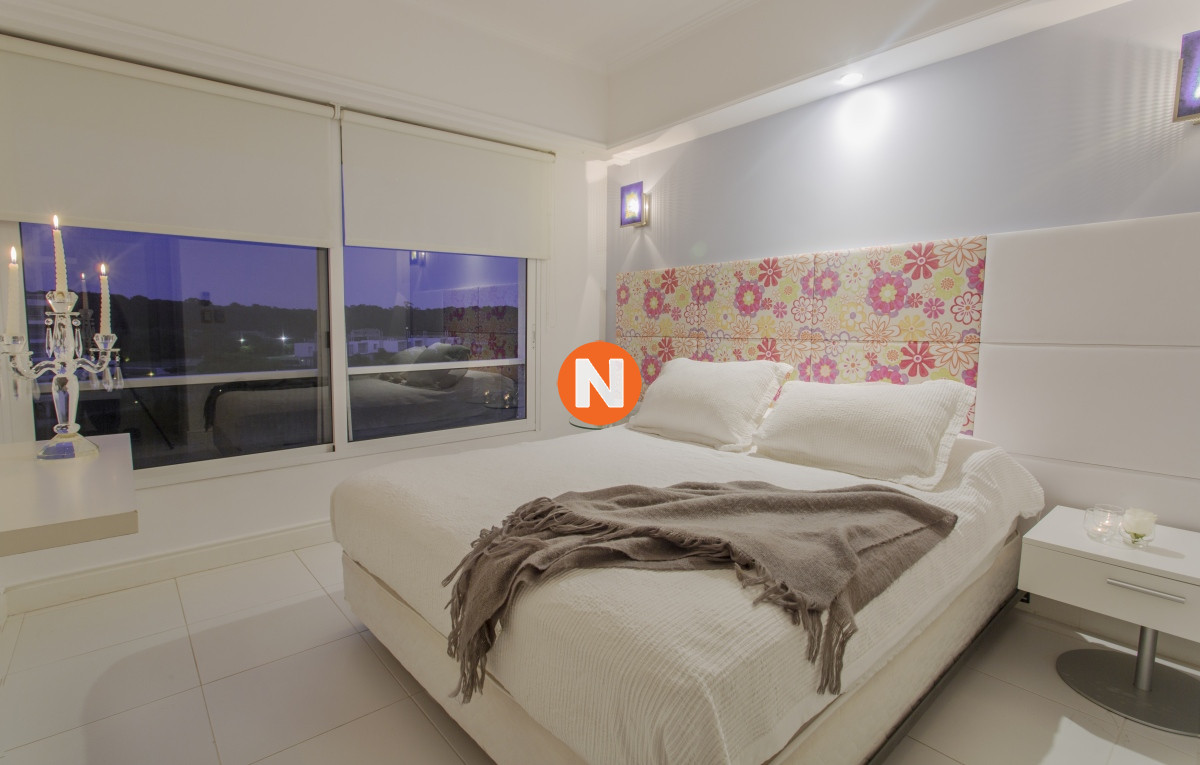 Apartamento Ref.221715 - Venta Penthouse 5 dormitorios Punta del Este