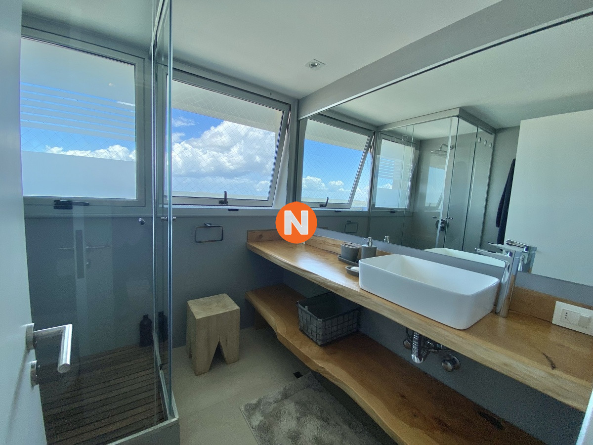 Apartamento Ref.9957 - VENTA DE APARTAMENTO DE 4 SUITES EN BRAVA FRENTE AL MAR 