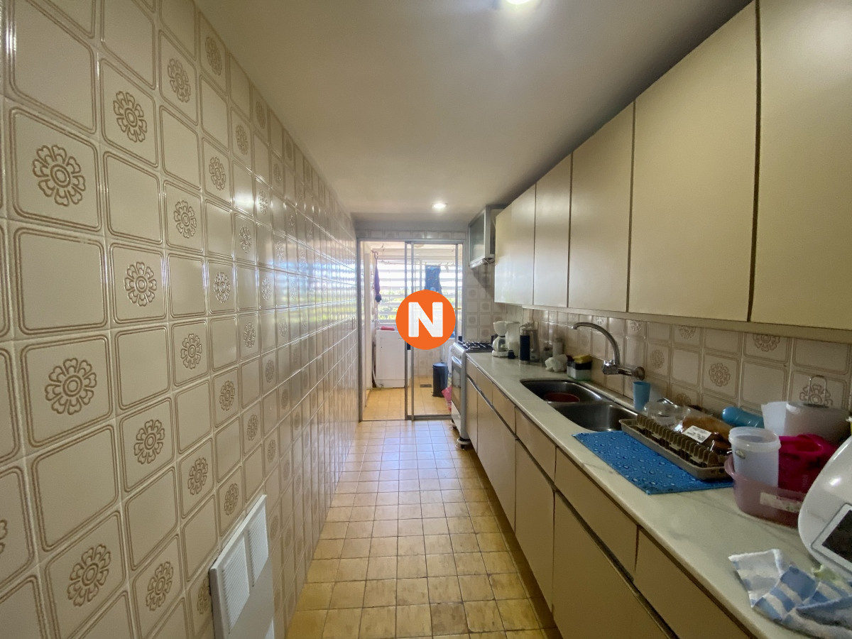 Apartamento Ref.222083 - Apartamento venta 2 dormitorios y servicio Punta del Este