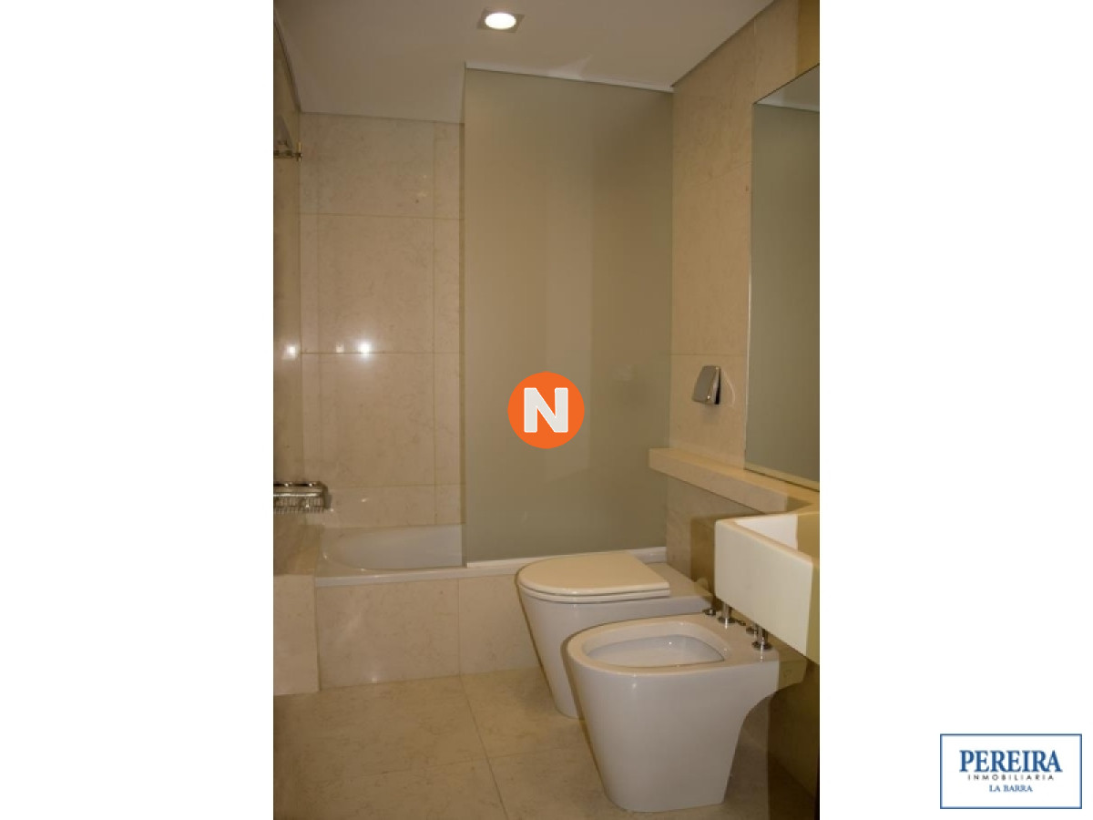 Apartamento Ref.216693 - Espectacular Pent house sobre el puerto, 4 suites, piscina propia.