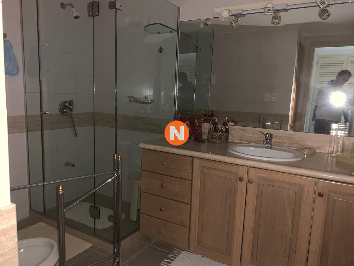 Apartamento Ref.215232 - Primera Linea en Mansa Edificio de Categoría