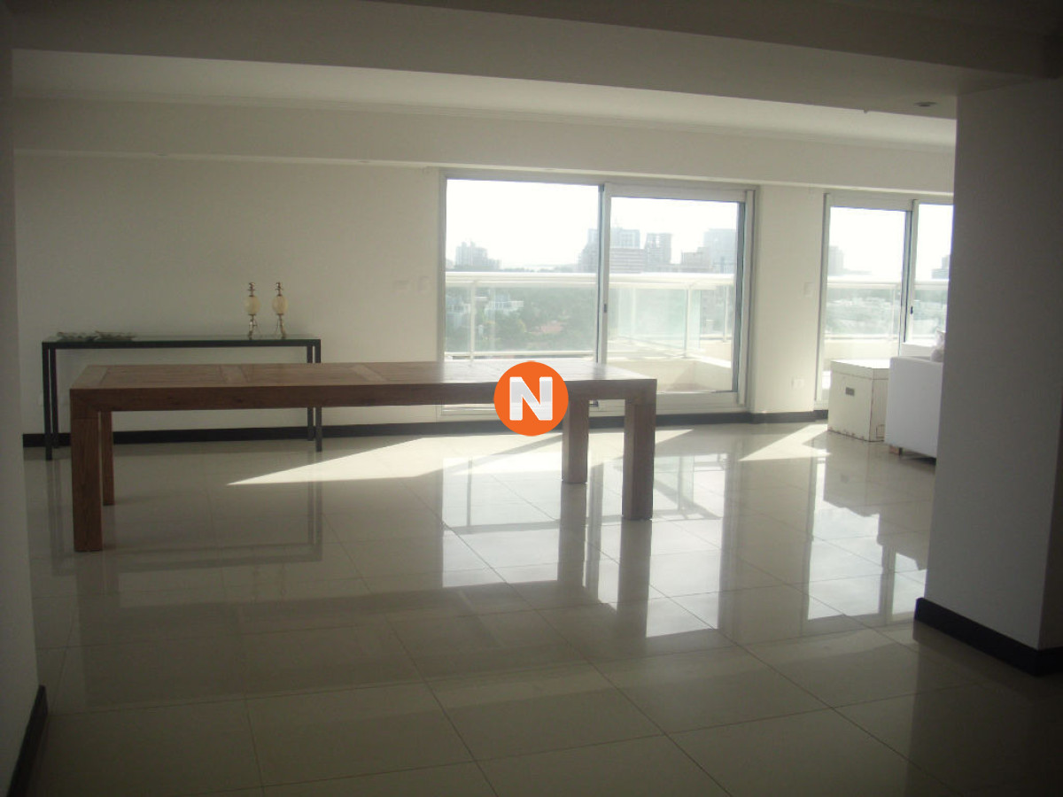 Apartamento Ref.224555 - Increíble apartamento de 3 dormitorios, A la Venta