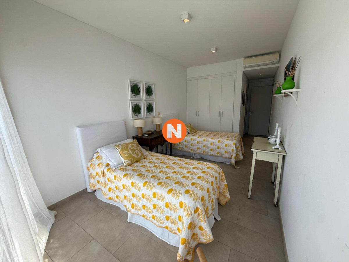 Apartamento Ref.6195 - Apartamento en Venta y Alquiler, La Barra, La Barra, 3 Dormitorios.