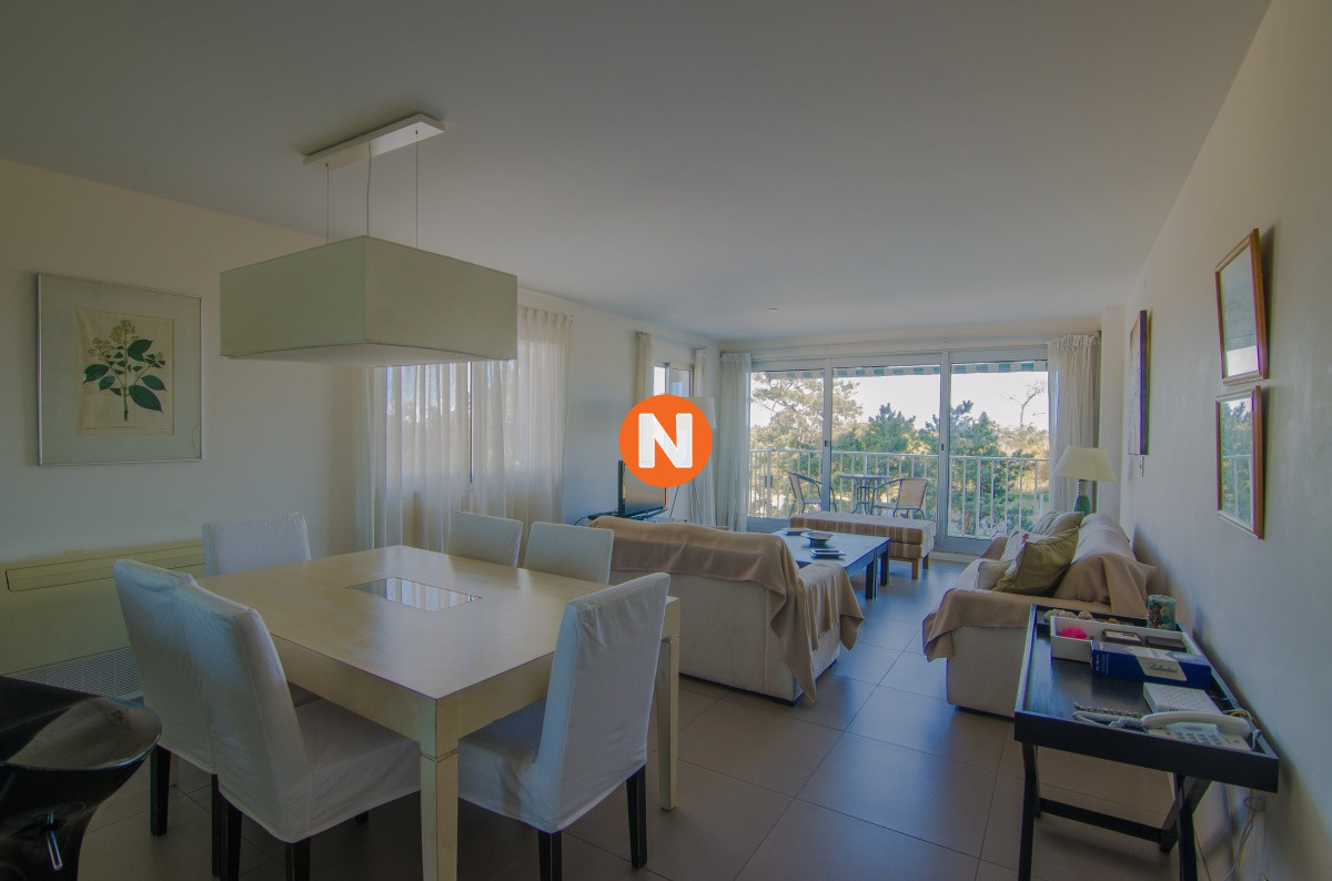 Apartamento Ref.5653 - Apartamento en Venta, Mansa, Punta del Este, 2 Dormitorios.