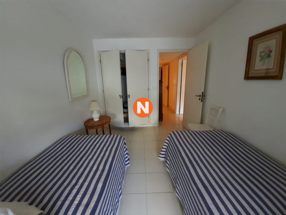 Apartamento Ref.3748 - Apartamento en Venta y Alquiler, Peninsula, Punta del Este, 3 Dormitorios.