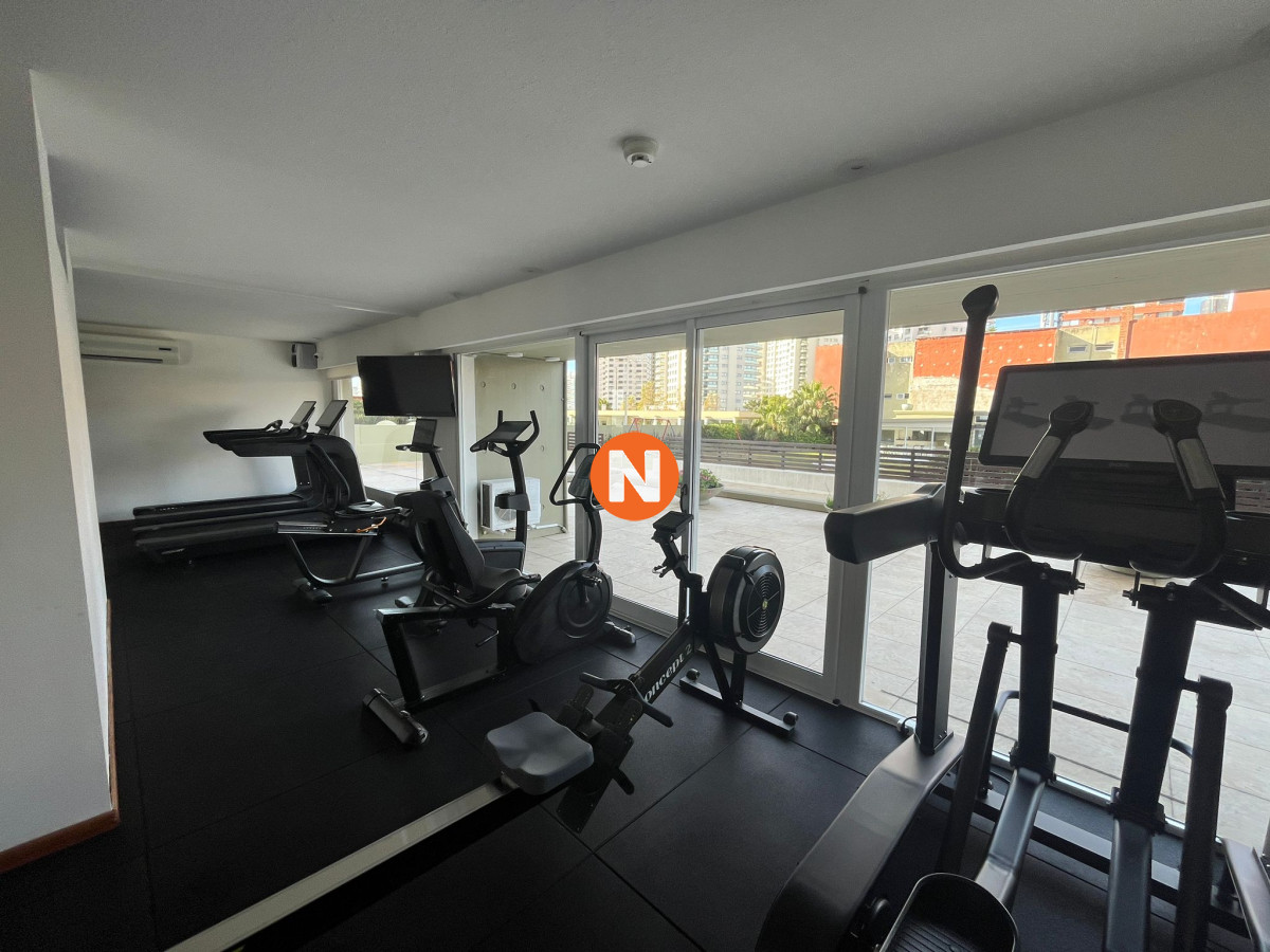 Apartamento Ref.203730 - Hermoso apartamento en primera linea al mar, en Venta y Alquiler, Mansa, Punta del Este, 3 Dormitorios.