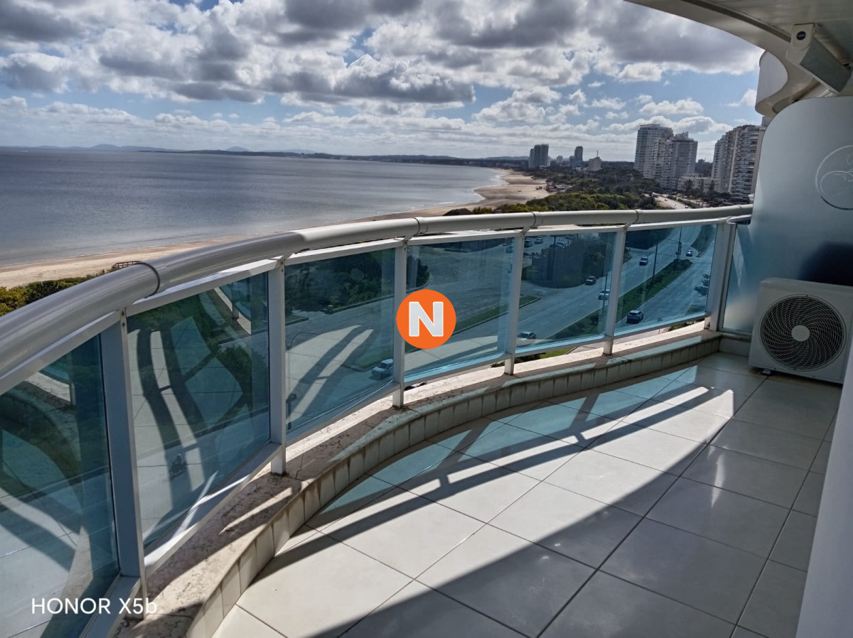 Apartamento Ref.6525 - Apartamento en venta y Alquiler, Mansa, Punta del Este, 3 Dormitorios.